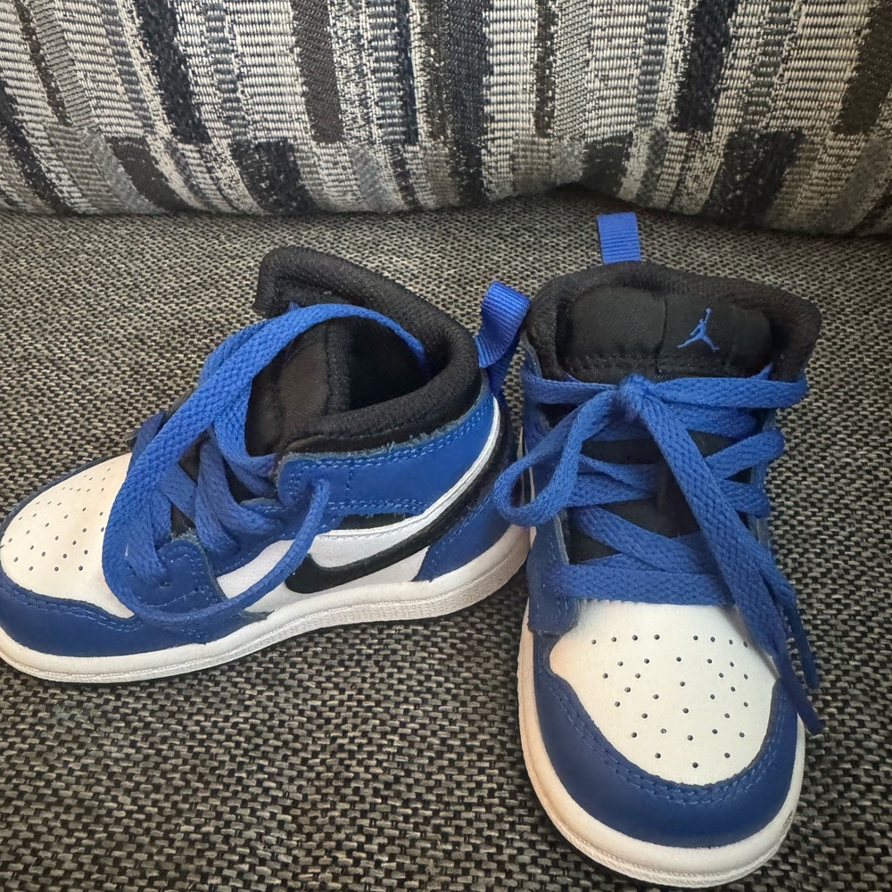 Jordan AJ 1 Mid (toddler) - Picture 3 of 6
